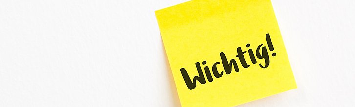 Post it mit der Aufschrift "Wichtig"