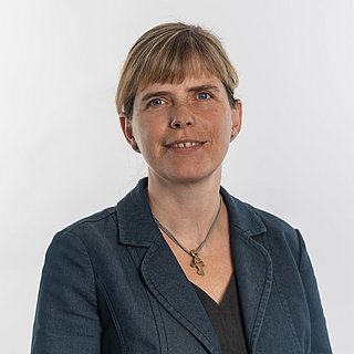 Manuela Aye